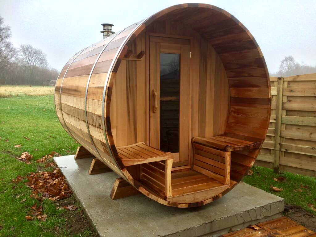 Barrel sauna with porch